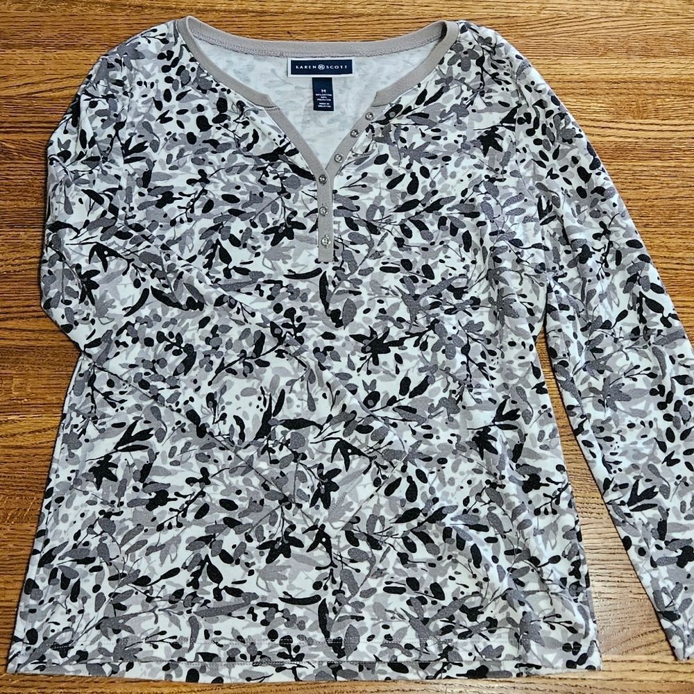 Karen Scott Grey Floral Half Button Top Size M